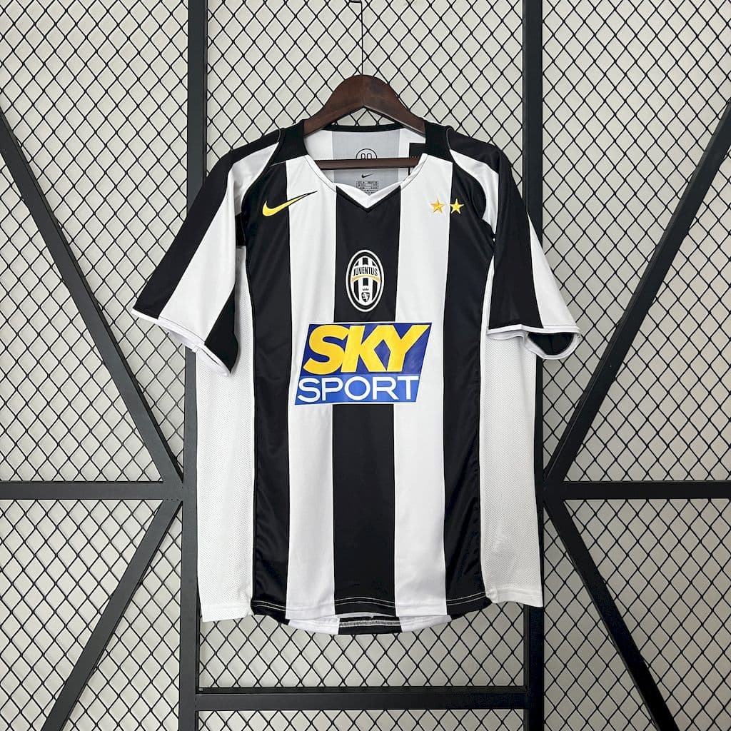 Juventus 2004/05 Home Retro Jersey