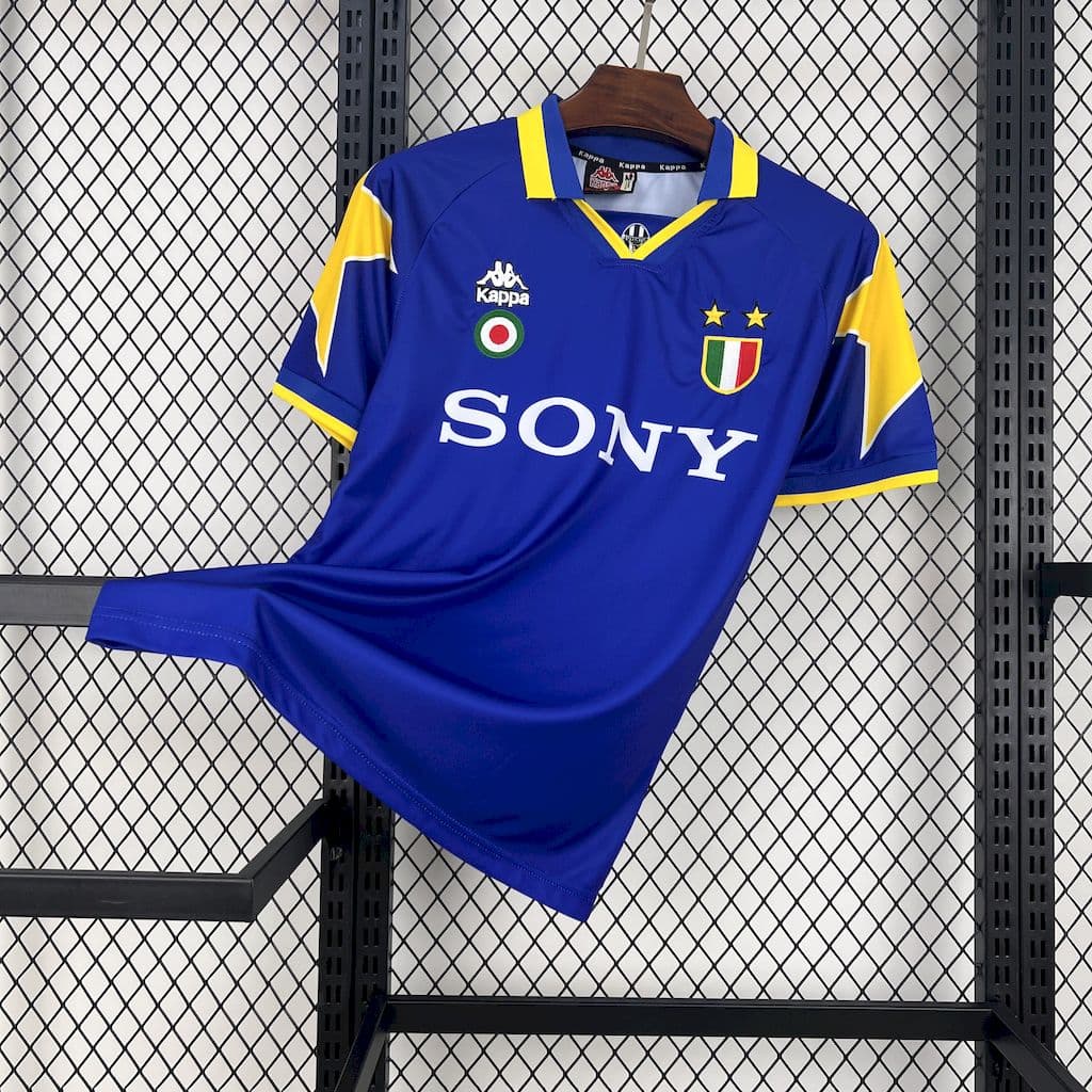 Juventus 1995/96 Away Retro Jersey
