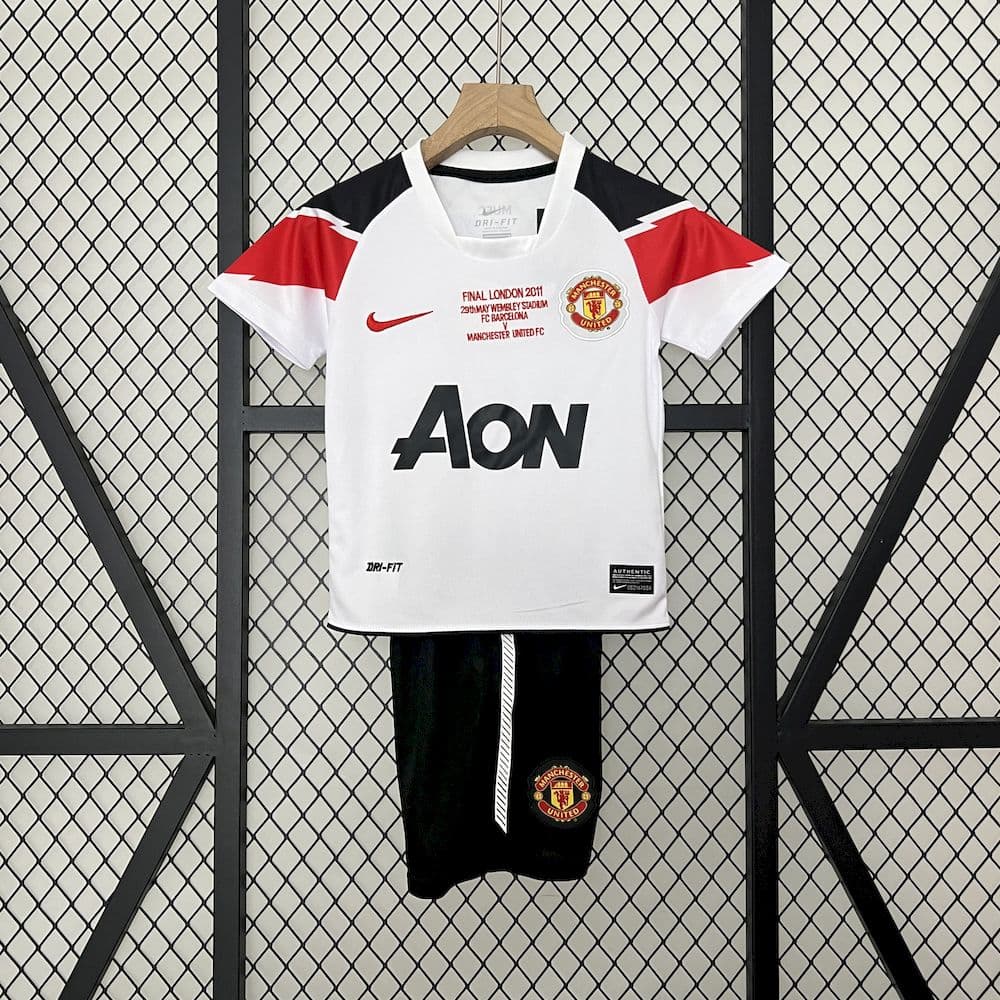Manchester United 2010/11 Away Kids Retro Jersey And Shorts